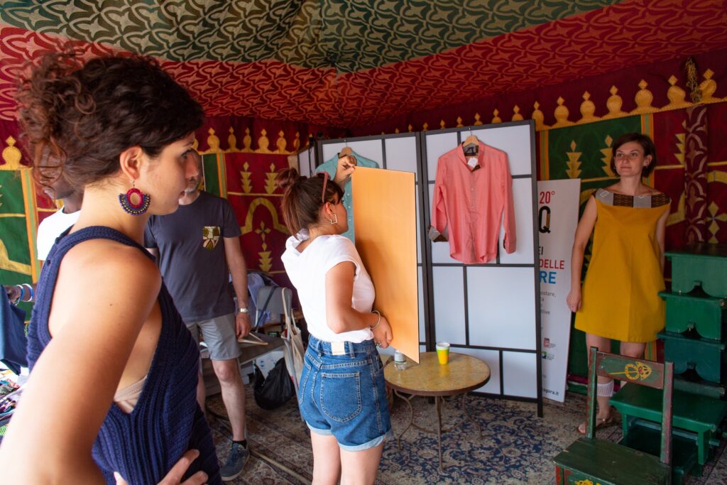 Tenda marocchina, esposizione sartoria Cooperativa Migrantes - ph. M.Valle